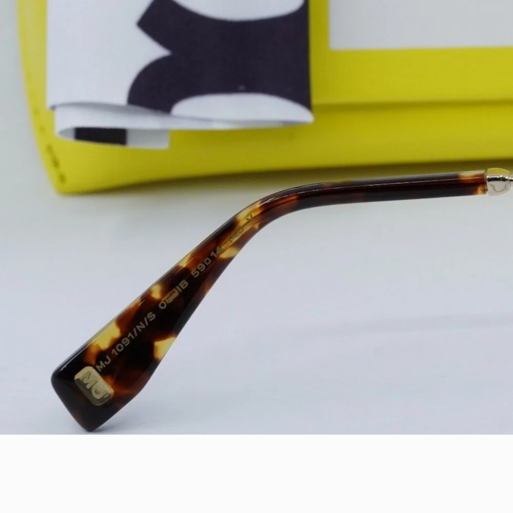 Marc Jacobs MJ 1091/ N/S 006J IB Gold with Gold Chain Sunglasses - Picture 7 of 10